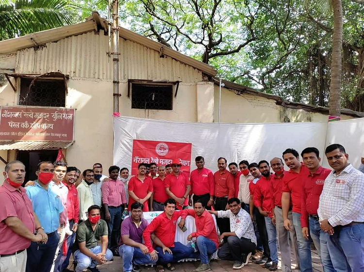 OFICE BEARERS AND CADRE OF CRMS FROM PAREL WORKSHOP  JOINED NRMU ON 19.10.2021