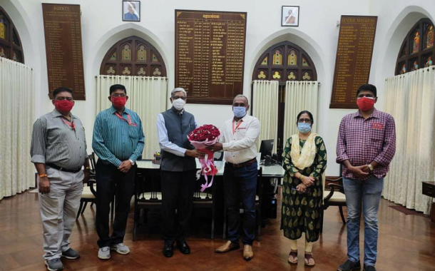 GS NRMU(CR/KR) COM. VENU P. NAIR AND OTHER OFFICE BEARER'S MET GM/PCPO/CPO A/CPO IR/ SECRETARY TO GM AND CONVEY BEST WISHES FROM NRMU FOR NEW YEAR (2022)