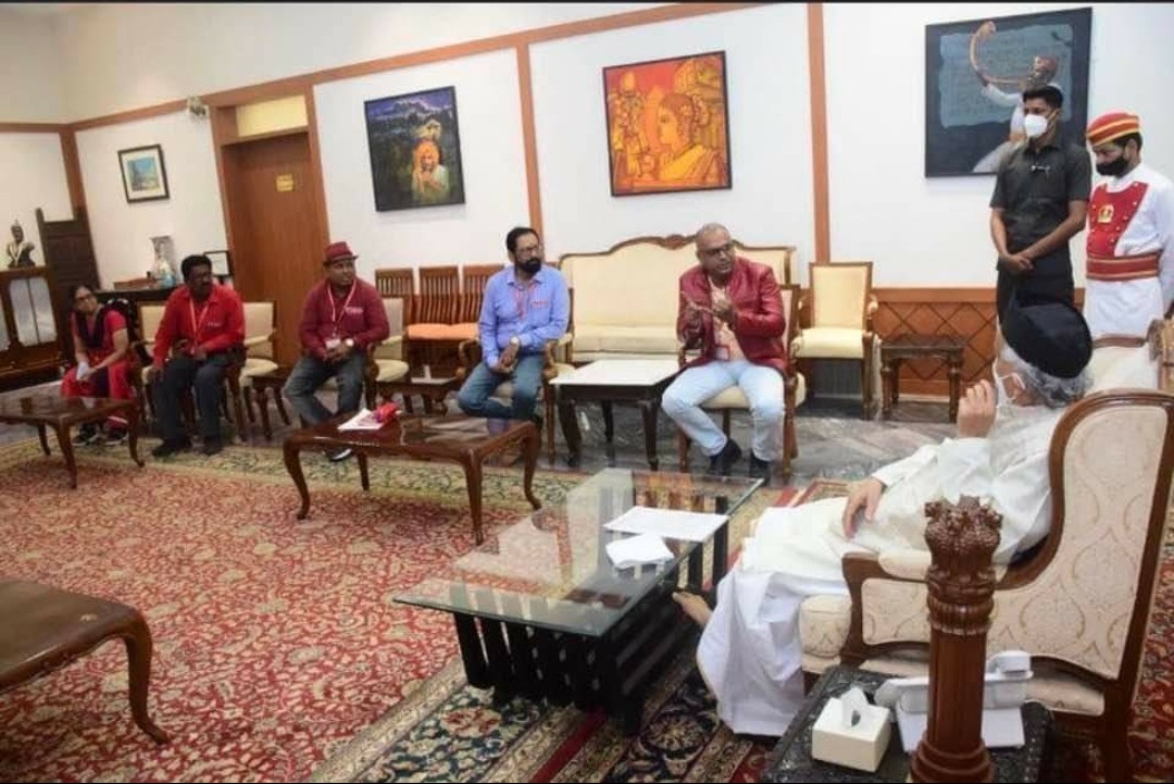 NRMU DELEGATION LED BY GS COM. VENU P. NAIR MET HON'BLE GOVERNOR OF MAHARASHTRA SHRI BHAGAT SINGH KOSHYARI ON 03/06/2022