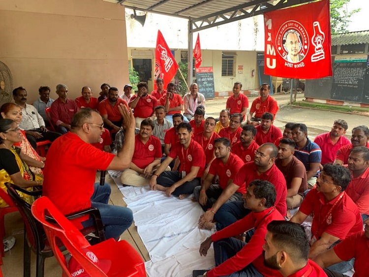 TODAY ON 12.10.2022 GS NRMU (CR/KR) INAUGURATED THE HUNGER STRIKE AS PER THE DIRECTIVES OF GS AIRF AT BYCULLA S&T WORKSHOP AT 09.30 HRS.