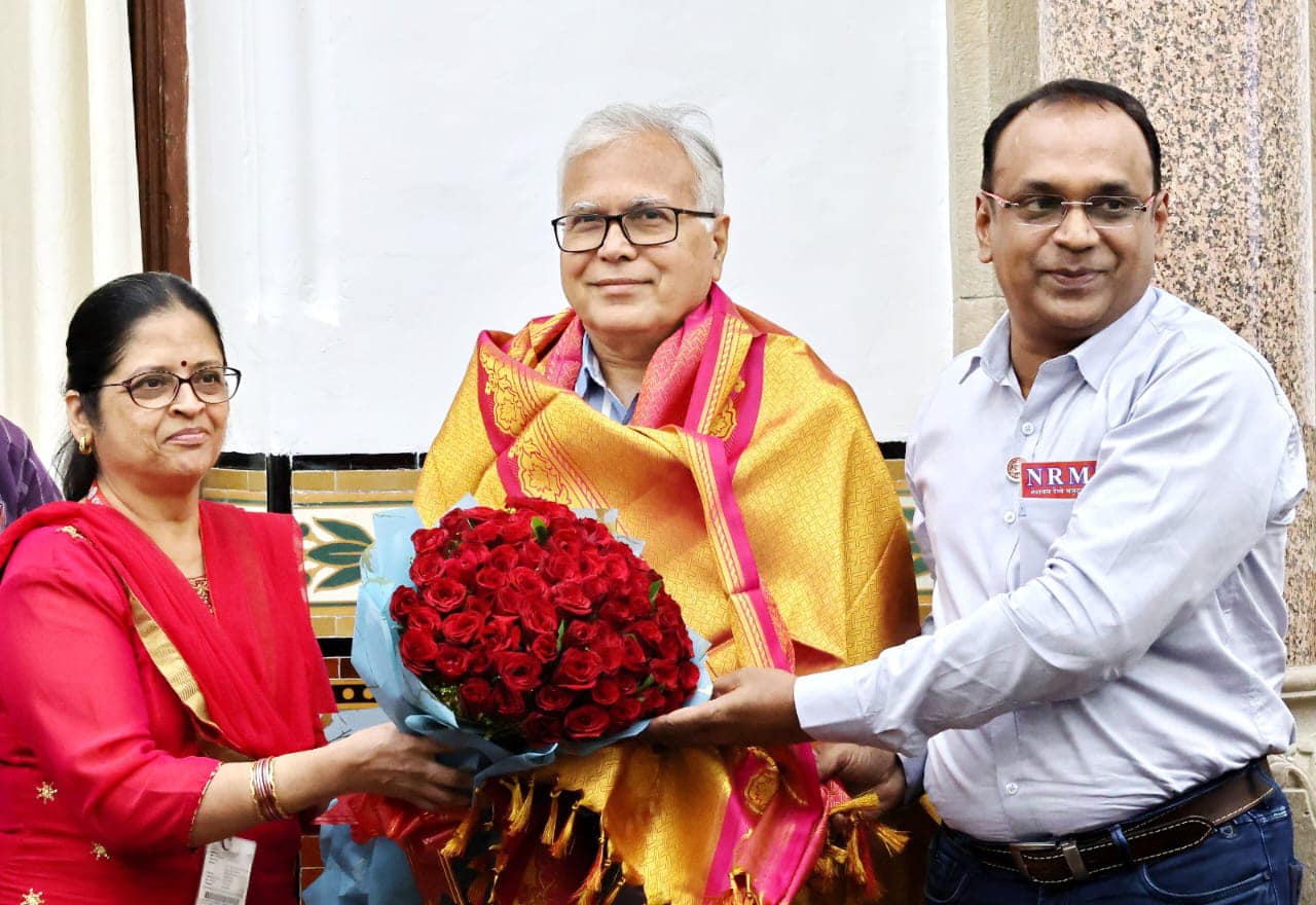 FEW GELIMPSES OF FAREWELL TO CR/GM SHRI NARESH LALWANI BY NRMU(CR/KR) GS COM. VENU P. NAIR AND ALL HQ PNM MEMEBERS ON 22.11.2023