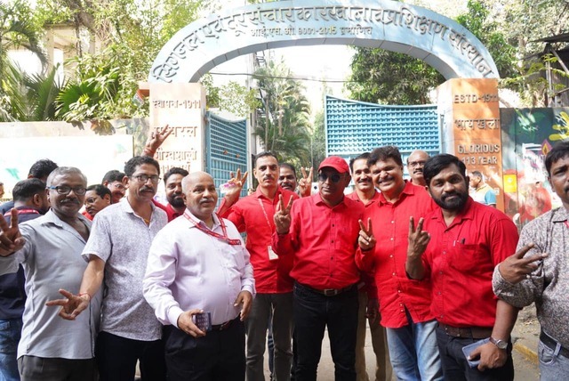 GS COM. VENU P NAIR VISIT TO BYCULLA S/T WORKSHOP POLLING BOOTH ON 04/12/2024 AT 11.00 HRS.