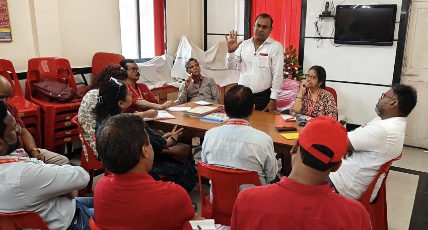 NRMU (CR/KR) SECRETARIAT MEETING HELD ON 10.05.2025 AT MATUNGA UNION HQ OFFICE.