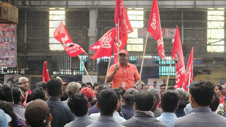 महामंत्री कॉम वेणु पी. नायर जी द्वारा 22.10.2025 को दीपावली के पावन अवसरपर भुसावल डिवीज़न का दौरा किया गया|