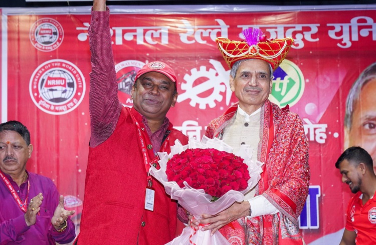 A GRAND FAREWELL FUNCTION WAS ORGANIZED BY NRMU (CR/KR) TO HONOR SHRI DHARAM VEER MEENA, GM, C.RLY. ON THE OCCASION OF HIS SUPERANNUATION ON 30.09.2025
