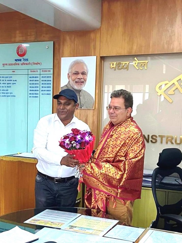 आज 04.02.2026 को NRMU के महामंत्री कॉमरेड वेणु पी. नायर जी द्वारा Central Railway के कंस्ट्रक्शन विभाग में श्री अवनीश कुमार पांडेय,Chief Administrative Officer (Construction) से एक शिष्टाचार भेंट की गई।