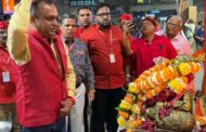 CSMT LOBBY येथे छत्रपती शिवाजी महाराज जयंती निमित कार्यक्रमात महामंत्री कॉम. वेणु पी. नायर हयानी छत्रपती शिवाजी महाराजांचे दर्शन घेतले.