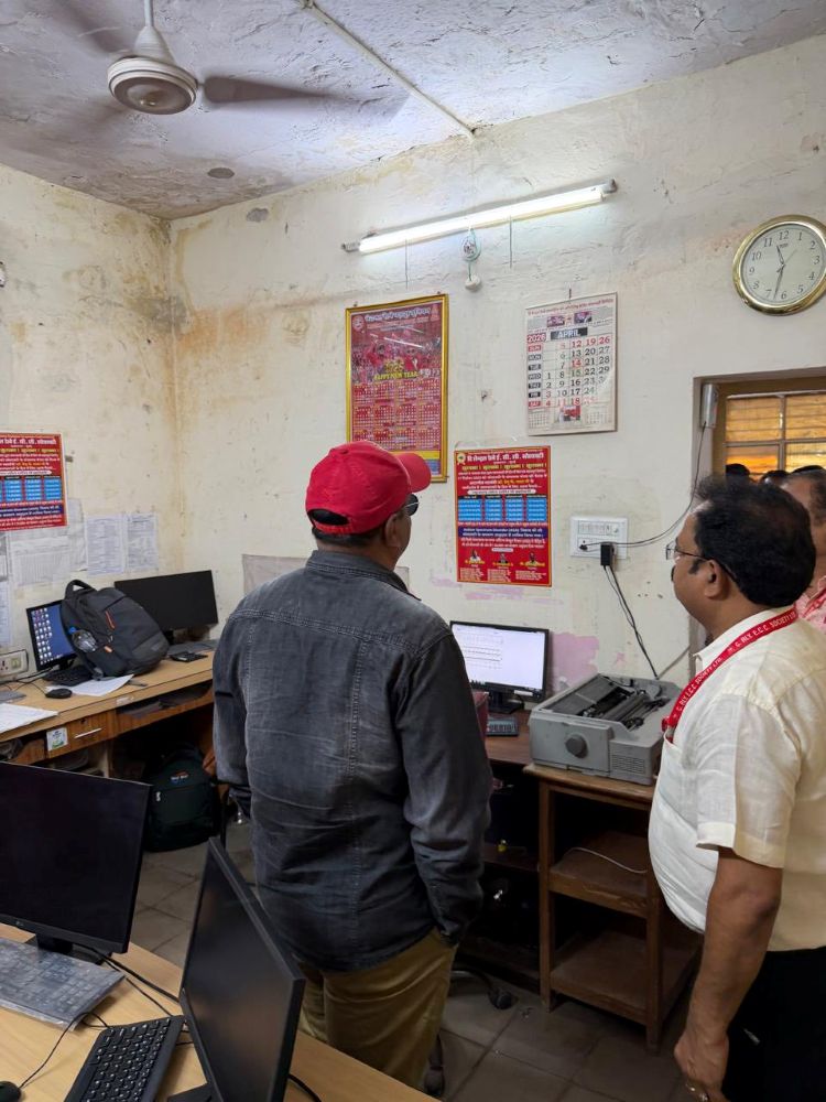 THE INPSECTION OF CRECCS AGRA BRANCH OFFICE CONDITION BY GS NRMU (CR/KR) COM. VENU P. NAIR WITH PRESIDENT/VICE PRESIDENT/CM/BM ON 23.04.2026