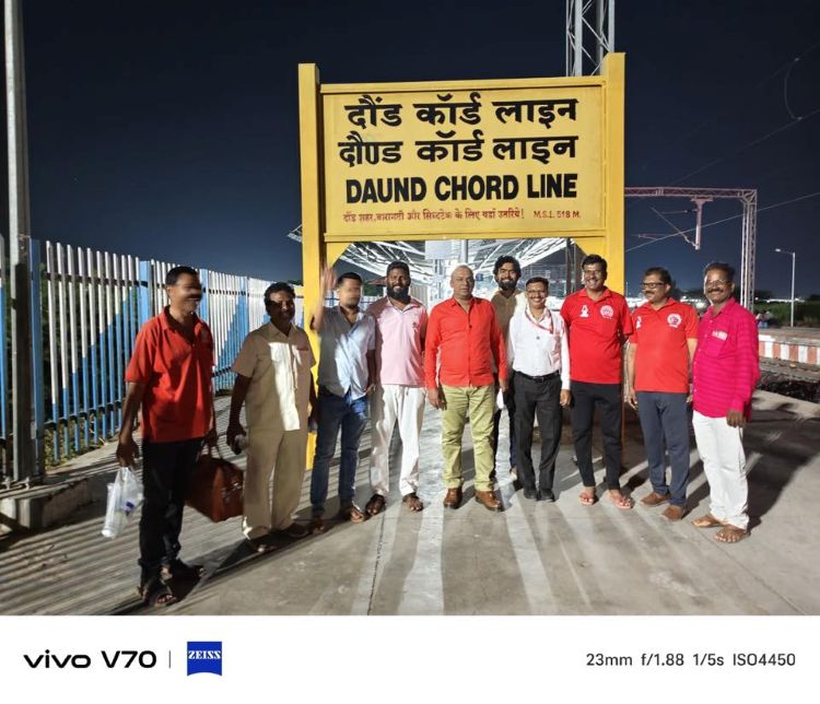 GS NRMU(CR/KR) VISITS TO DIFFERENT RAILWAY UNITS DURING HIS WAY TO BHUSAWAL FROM SOLAPUR