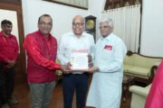 एनआरएमयू (सीआर/केआर) द्वारा 8 मई 2026 को मुंबई स्थित डीआरएम कार्यालय के समक्ष आयोजित 1974 की ऐतिहासिक रेलवे हड़ताल के 52वें स्मृति दिवस का कार्यक्रम एक विशाल, प्रेरणादायक और ऐतिहासिक एकता, संघर्षशीलता तथा ट्रेड यूनियन शक्ति के प्रदर्शन में परिवर्तित हो गया।