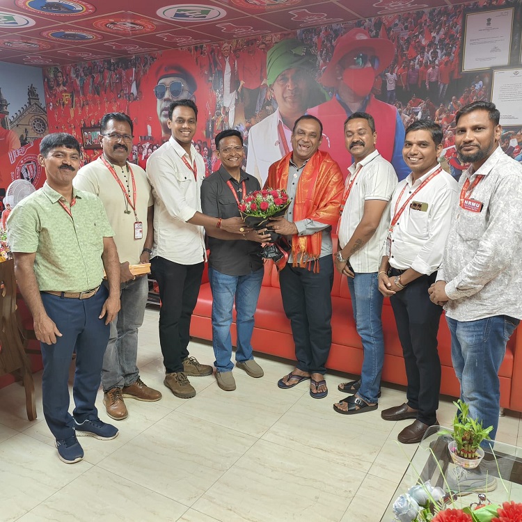 ON 02.05.2026 NEWLY ELECTED MEMBERS OF MATUNGA RAILWAY INSTITUTE (CR) MET GS-NRMU(CR/KR) COM. VENU P. NAIR