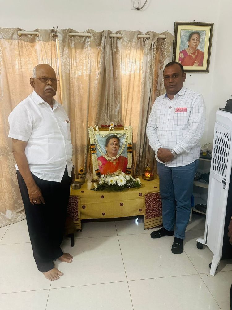 ON 25.06.2026 GS/NRMU COM. VENU P. NAIR VISITED THE RESIDENCE OF COM. RAJA SHRIDHAR TO OFFER HIS HEARTFELT CONDOLENCES ON THE SAD DEMISE OF HIS WIFE
