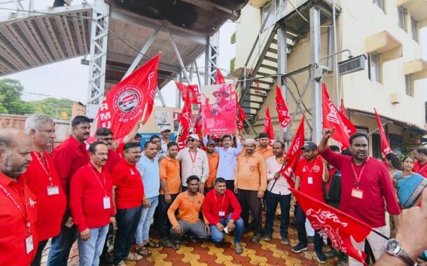 दिनांक 14.08.2026 को  NRMU के महामंत्री कॉम. वेणु पी. नायर साहब ने  देहू रोड शाखा- पुणे, का दौरा किया।