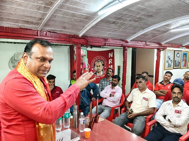 शुक्रवार, दिनांक 14 अगस्त 2026 को रात  ८ :30 बजे, आदरणीय महामंत्री कॉमरेड वेणु पी. नायर साहब के  मार्गदर्शन में लोणावळा शाखा की मैनेजिंग कमिटी मीटिंग आयोजित की गई।
