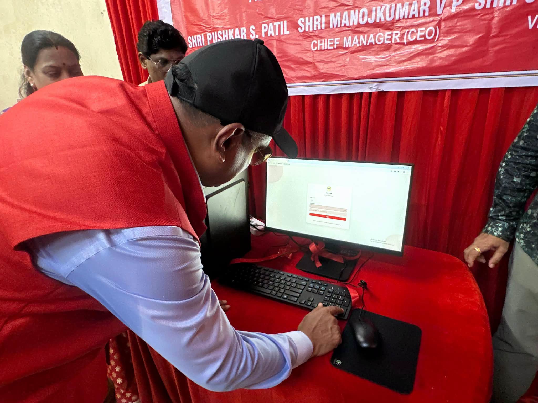 दिनांक 07.10.2026 को  सेंट्रल रेलवे ईसीसी सोसायटी लिमिटेड में नवीन ERPVPN सॉफ्टवेयर प्रणाली का शुभारंभ महामंत्री कॉम. वेणु पी नायर जी के हाथों से संपन्न हुआ |