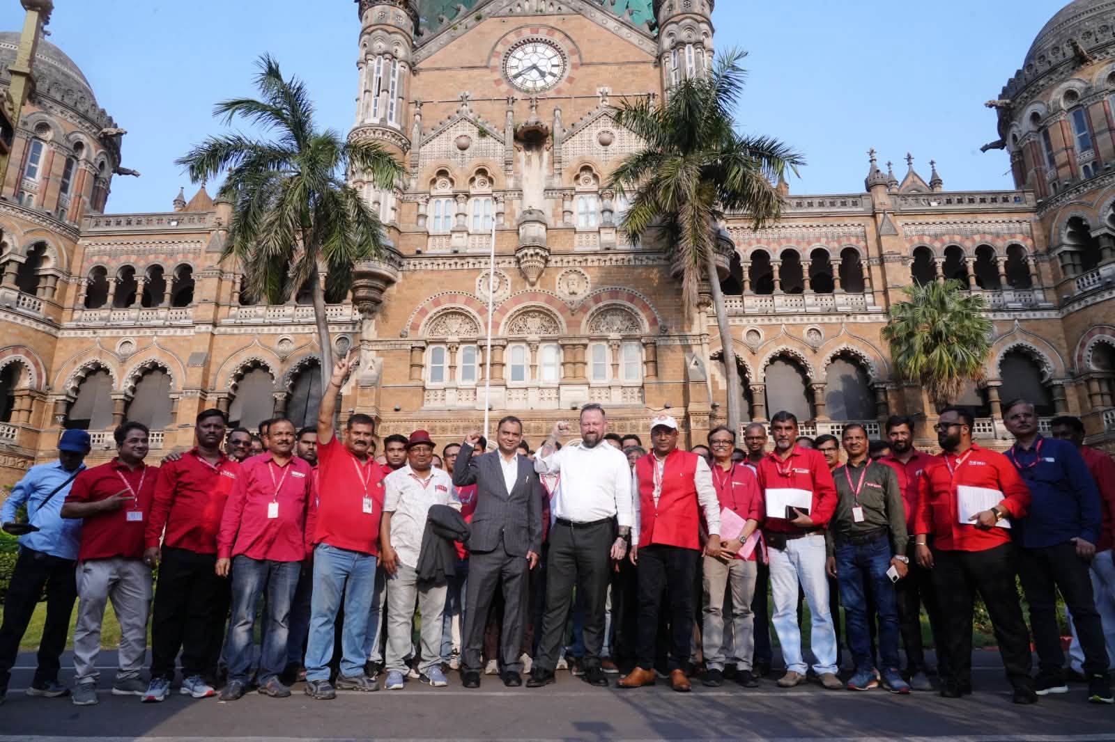 NRMU EXTENDS A GRAND WELCOME TO UK TRADE UNION LEADERS AT CSMT ON 14.10.2026